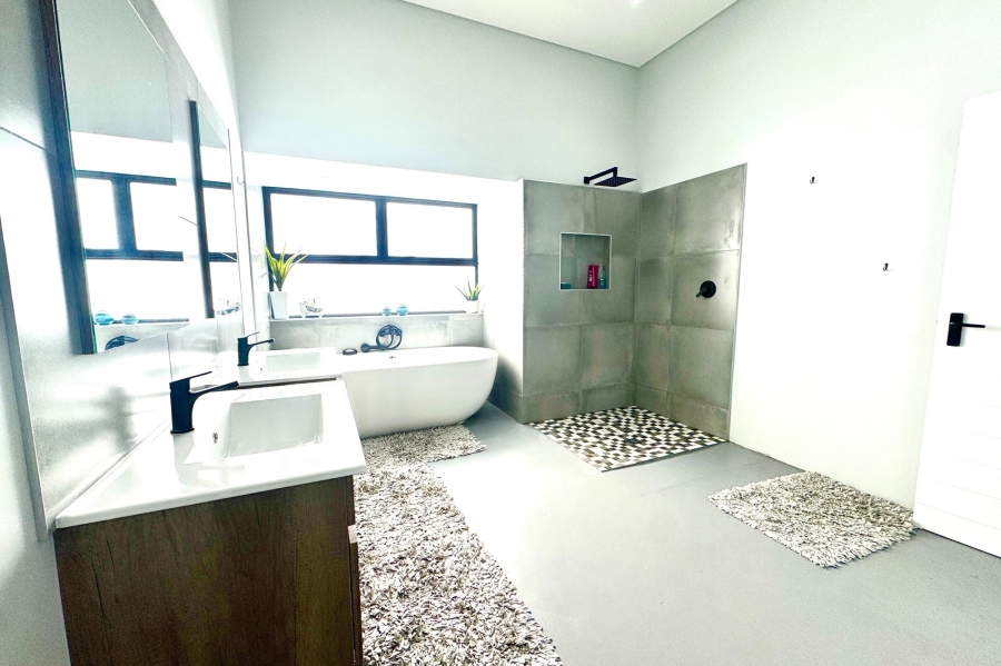 4 Bedroom Property for Sale in Olifantskop Western Cape